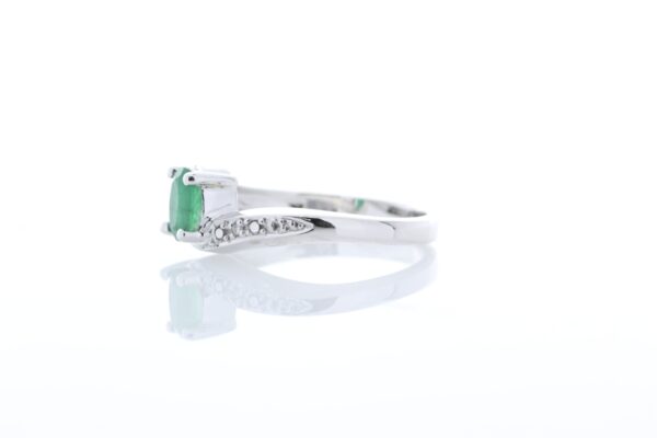 9ct White Gold Diamond And Emerald Ring (E 0.50) 0.01 - Image 2