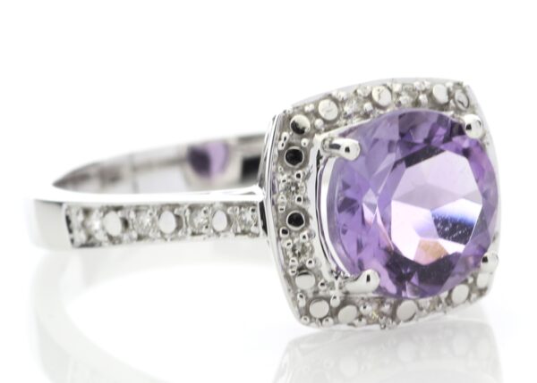 9ct White Gold Amethyst Diamond Ring 0.08 Carats - Image 4