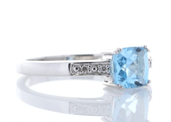 9ct White Gold Blue Topaz Diamond Ring 0.03 Carats - Image 4