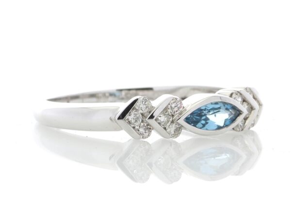 9ct White Gold Blue Topaz Diamond Ring 0.17 Carats - Image 4