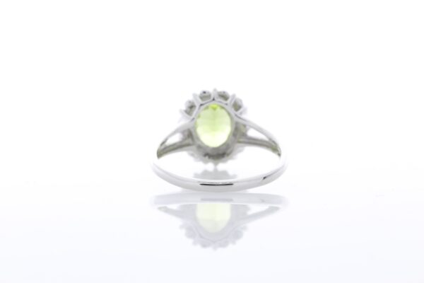 9ct White Gold Cluster Diamond And Peridot Ring (P1.50) 0.03 - Image 3