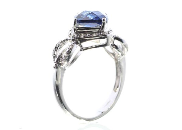 9ct White Gold Created Ceylon Saphire Diamond Ring 0.11 Carats - Image 3