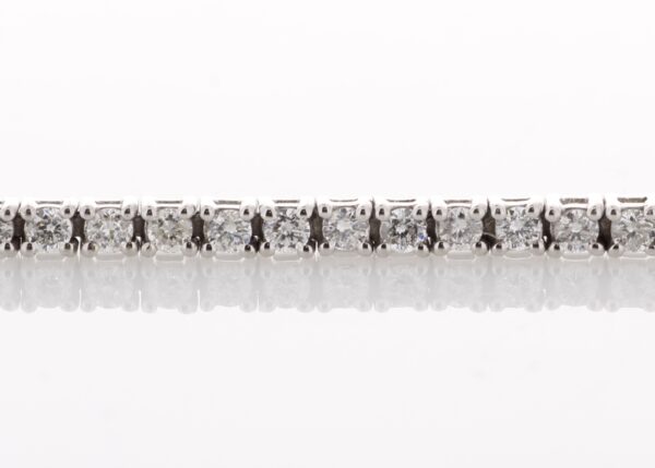 9ct White Gold Single Stone Prong Set Diamond Bracelet 1.82 Carats - Image 3