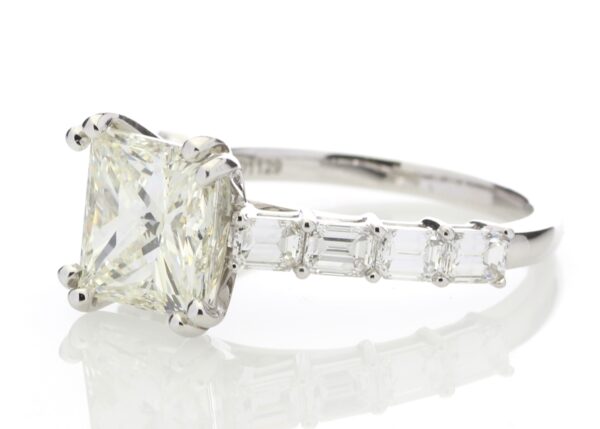 18ct White Gold Single Stone Claw Set With Stone Set Shoulders Diamond Ring 4.13 Carats - Image 2