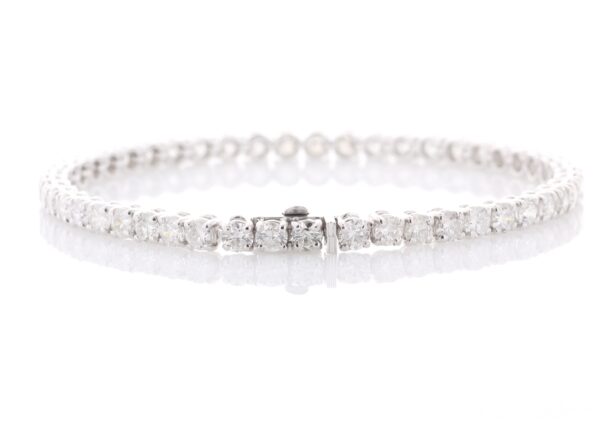 18ct White Gold Tennis Diamond Bracelet 8.26 Carats - Image 2