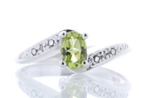 9ct White Gold Diamond And Peridot Ring 0.01 Carats