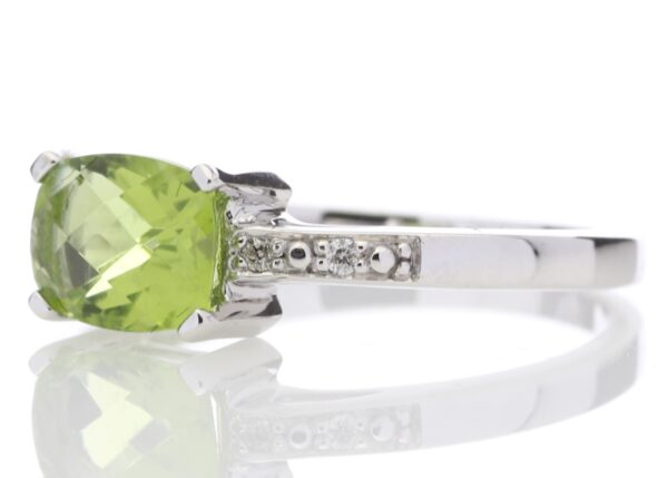 9ct White Gold Peridot Diamond Ring 0.05 Carats - Image 2