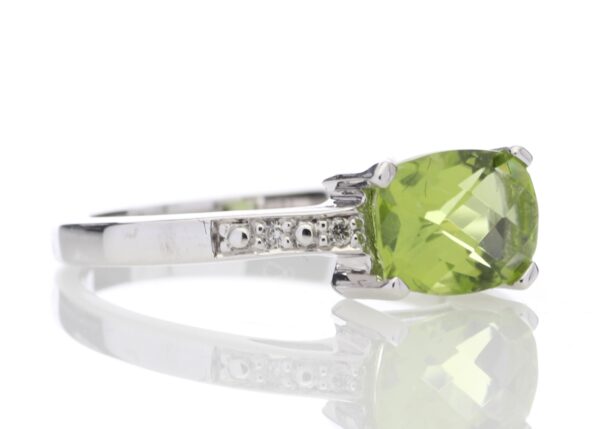 9ct White Gold Peridot Diamond Ring 0.05 Carats - Image 4